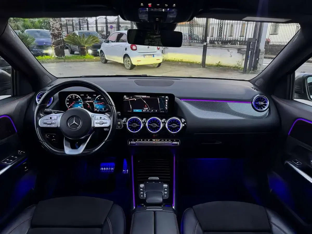 Usata Mercedes GLA200 Premium 150 CV (110 kW) 2023 Argento SUV