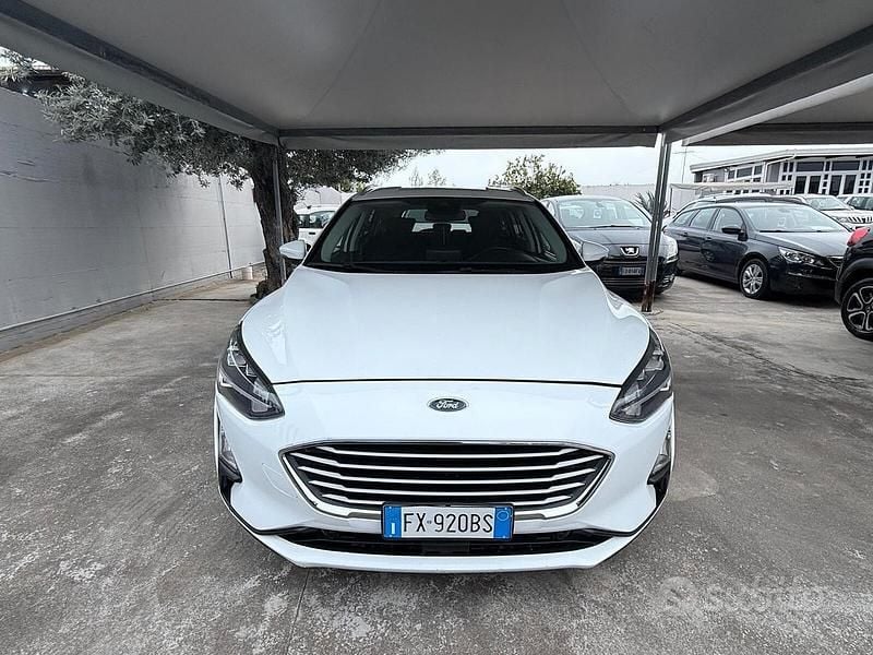 Usata Ford Focus Vignale 120 CV (88 kW) 2019 Bianco Station wagon