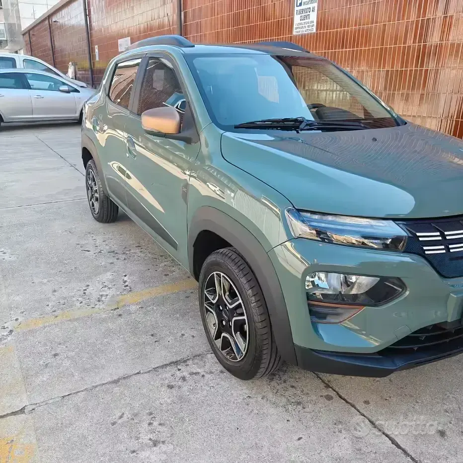 Usata Dacia Spring Extreme 18 kW (25 CV) 2023 Verde Utilitaria