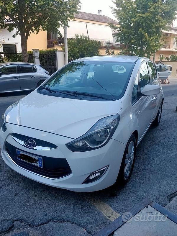 Usata Hyundai ix20 Comfort 90 CV (66 kW) 2014 Bianco Utilitaria