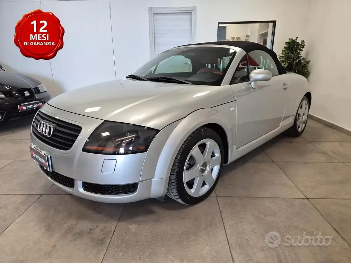 Usata Audi TT Roadster 225 CV (165 kW) 2000 Grigio Cabrio