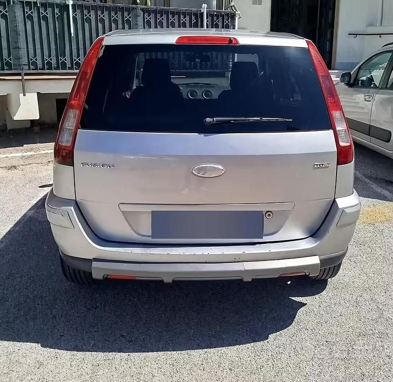 Usata Ford Fusion Titanium 90 CV (66 kW) 2008 Grigio Utilitaria