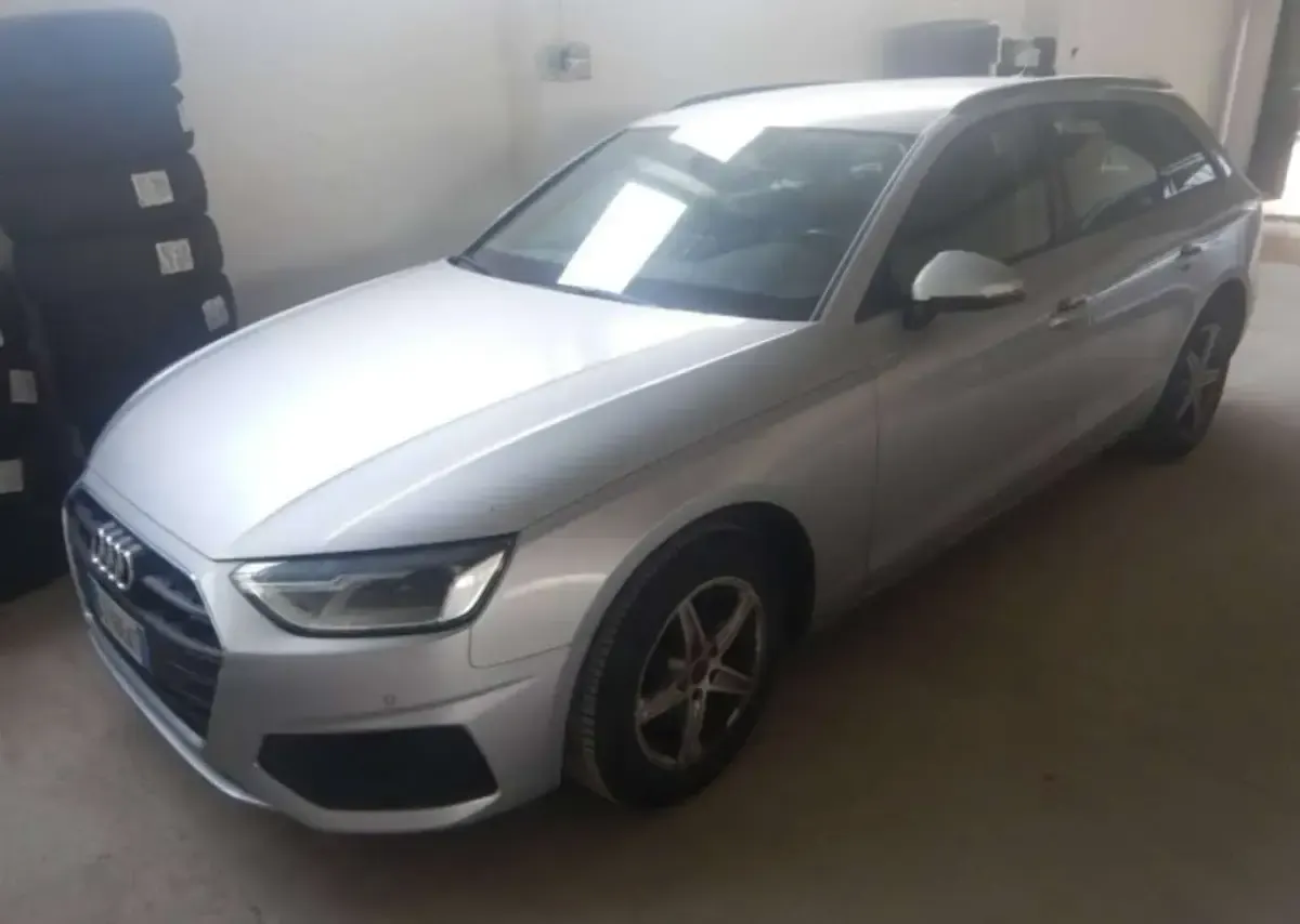 Usata Audi A4 Business 136 CV (100 kW) 2022 Argento Station wagon