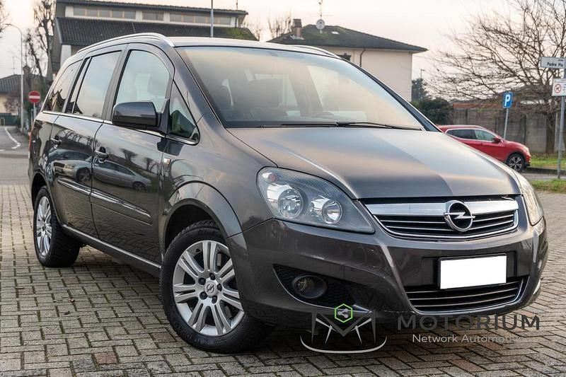 Usata Opel Zafira 149 CV (109 kW) 2012 Giallo Monovolume