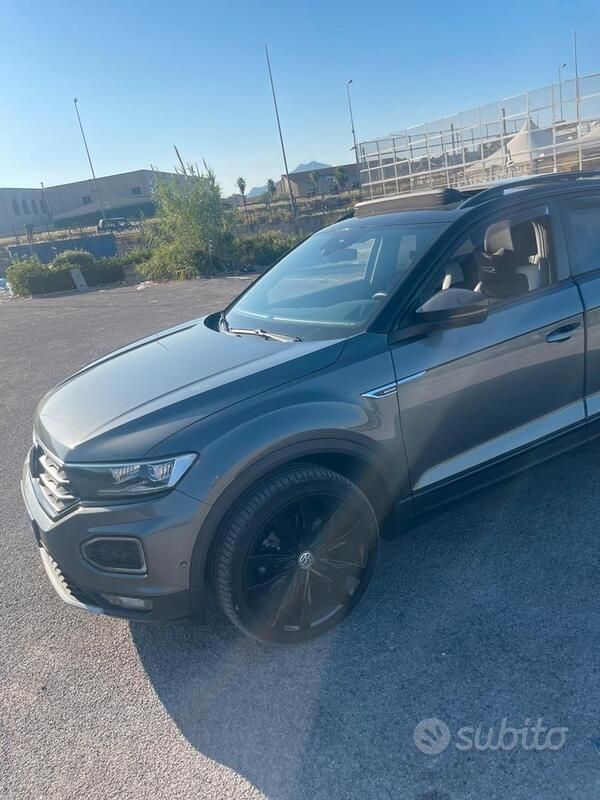 Usata VW T-Roc 150 CV (110 kW) 2020 Grigio SUV