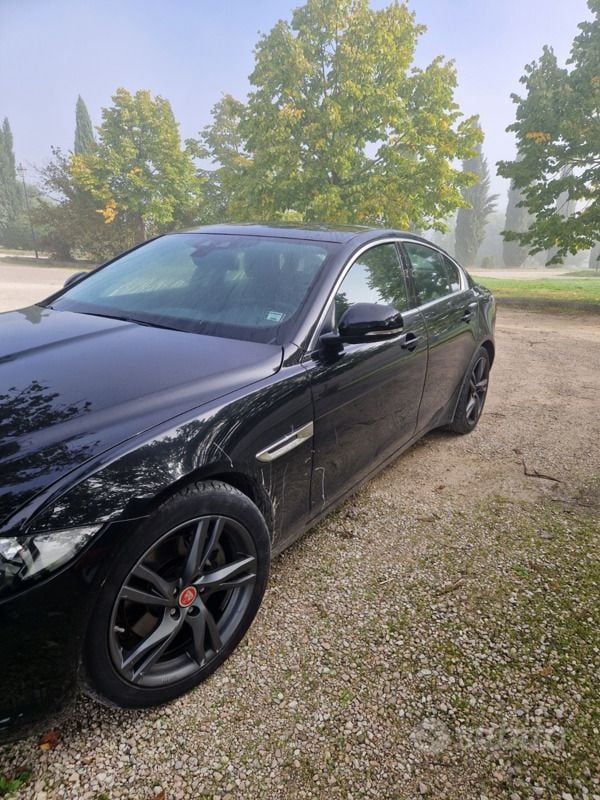 Nero Usata 2017 Jaguar XE Business Edition Tre volumi | 14.000 € (Super prezzo) - Immagine 1/4
