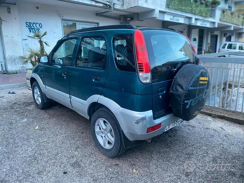 Usata Daihatsu Terios 86 CV (63 kW) 2005 SUV