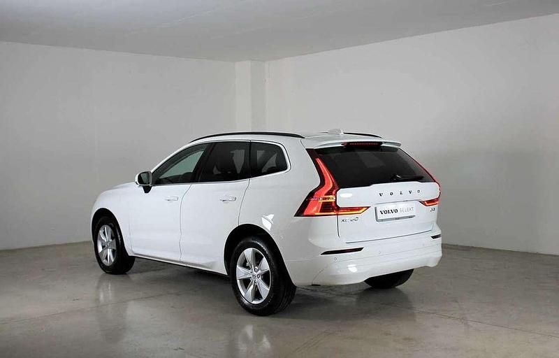 Usata Volvo XC60 Momentum 197 CV (144 kW) 2021 Bianco ghiacciaio SUV