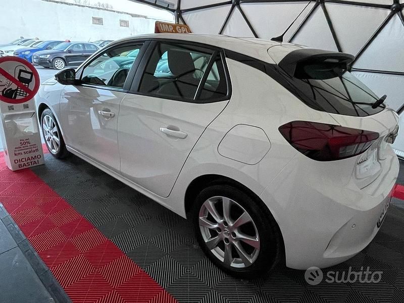Usata Opel Corsa Edition 74 CV (54 kW) 2022 Bianco Utilitaria