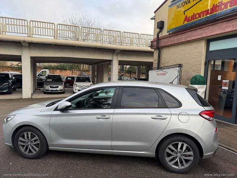 Usata Hyundai i30 110 CV (80 kW) 2017 Grigio Berlina