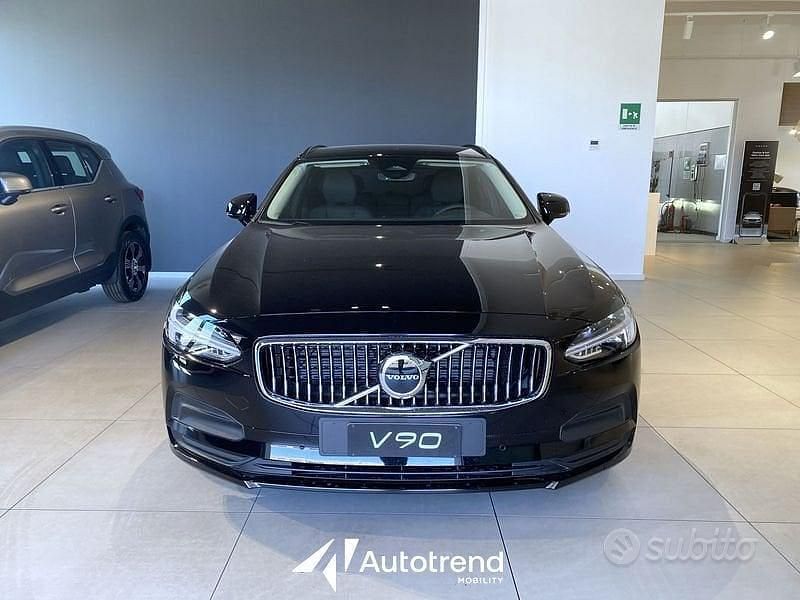 Usata Volvo V90 197 CV (144 kW) 2024 Nero Station wagon