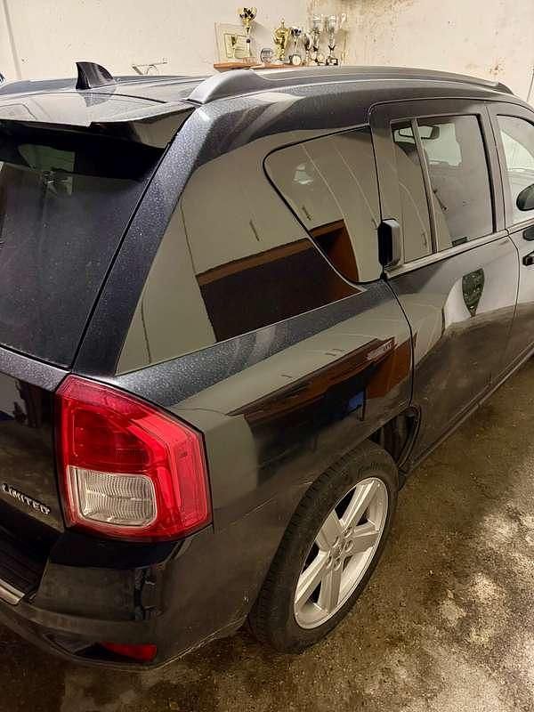 Nero Usata 2011 Jeep Compass Limited SUV | 6000 € - Immagine 1/4