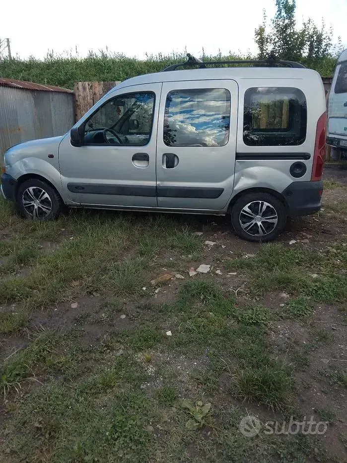 Usata Renault Kangoo 75 CV (55 kW) 2003 Grigio Monovolume