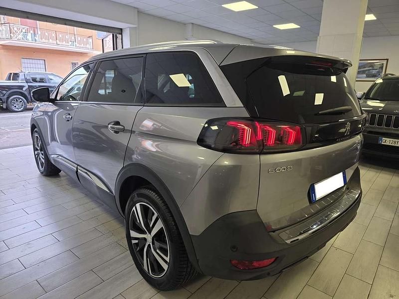 Usata Peugeot 5008 Allure 131 CV (96 kW) 2023 Grigio SUV