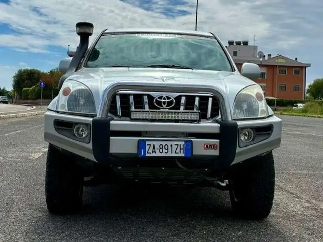 Usata Toyota Land Cruiser Sol 173 CV (127 kW) 2006 Argento SUV