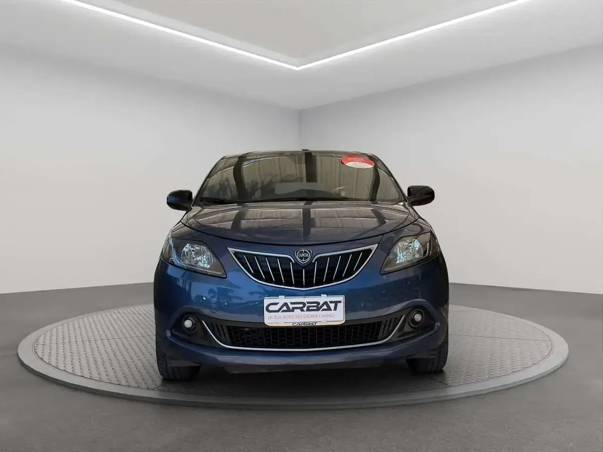 Usata Lancia Ypsilon Gold 69 CV (50 kW) 2022 Blu/azzurro Utilitaria