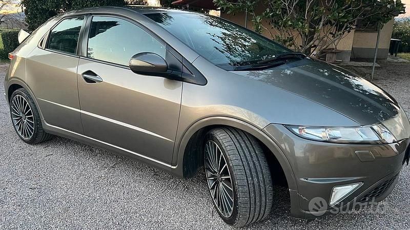 Usata Honda Civic Comfort 140 CV (102 kW) 2005 Berlina