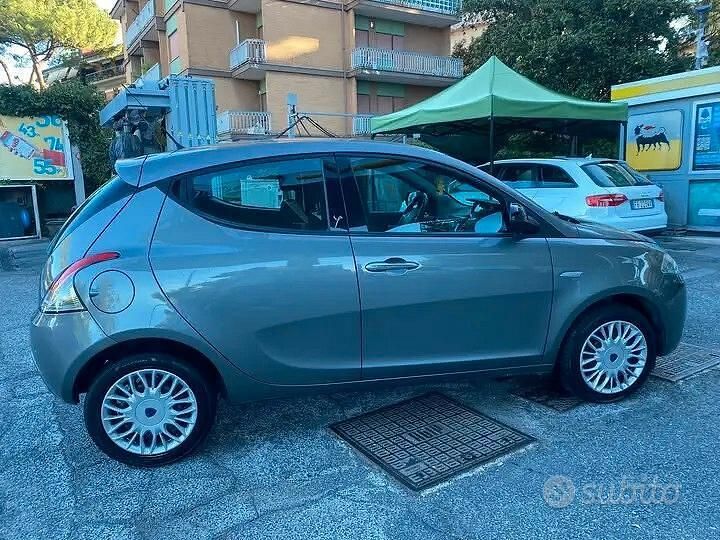 Usata Lancia Ypsilon Gold 95 CV (69 kW) 2018 Grigio Utilitaria
