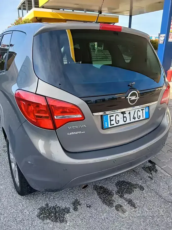 Usata Opel Meriva 110 CV (80 kW) 2011 Marrone Monovolume