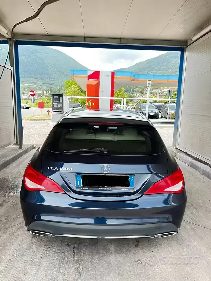 Usata Mercedes CLA180 109 CV (80 kW) 2017 Blu Berlina