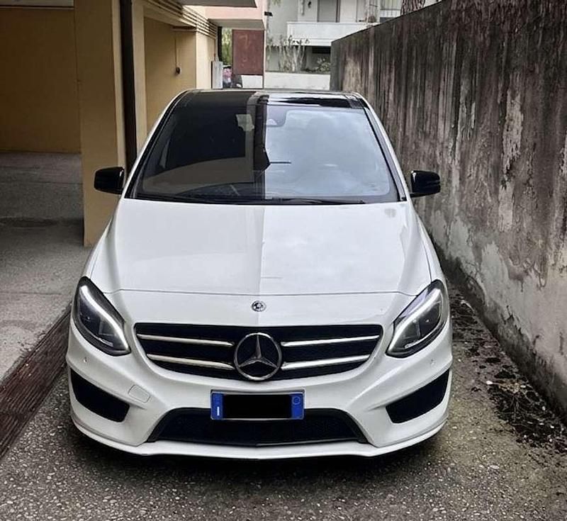Usata Mercedes B180 Premium 109 CV (80 kW) 2018 Monovolume