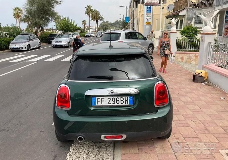 Begagnad Mini One D 95 HK (69 kW) 2016 Grön Halvkombi