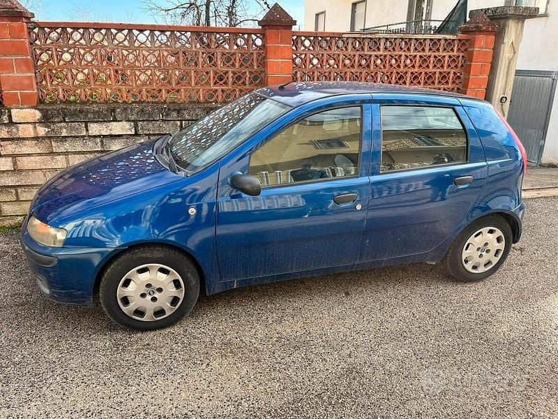 Usata Fiat Punto 2000 Blu Berlina