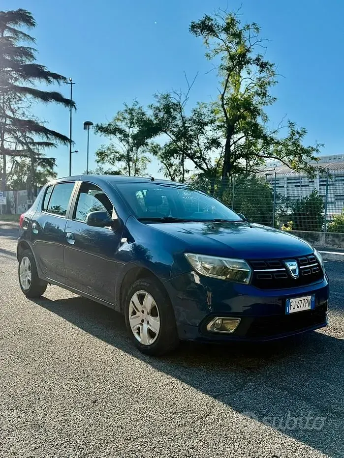 Usata Dacia Sandero 90 CV (66 kW) 2017 Bluazzurro Berlina