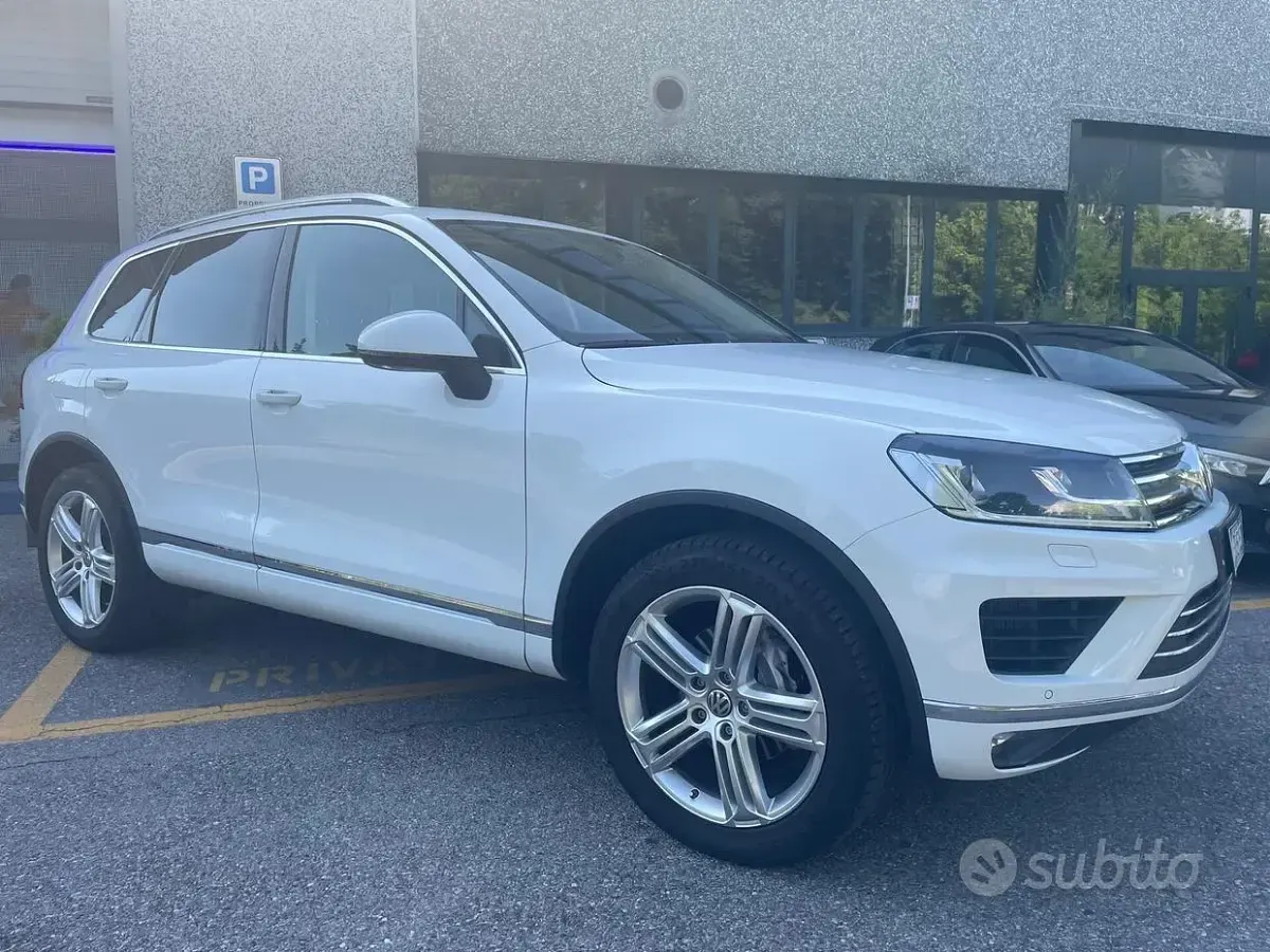 Usata VW Touareg R-line 262 CV (192 kW) 2016 Bianco SUV