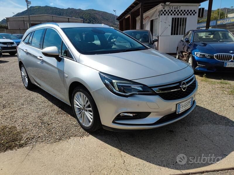 Argento Usata 2017 Opel Astra Innovation Station wagon | 9900 € (Buon prezzo) - Immagine 1/4