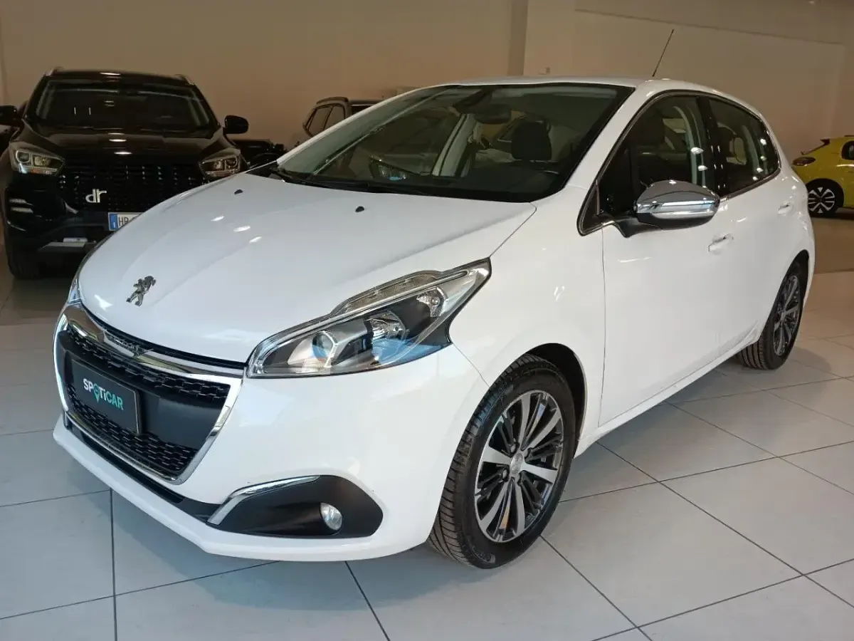 Usata Peugeot 208 Allure 75 CV (55 kW) 2016 Utilitaria