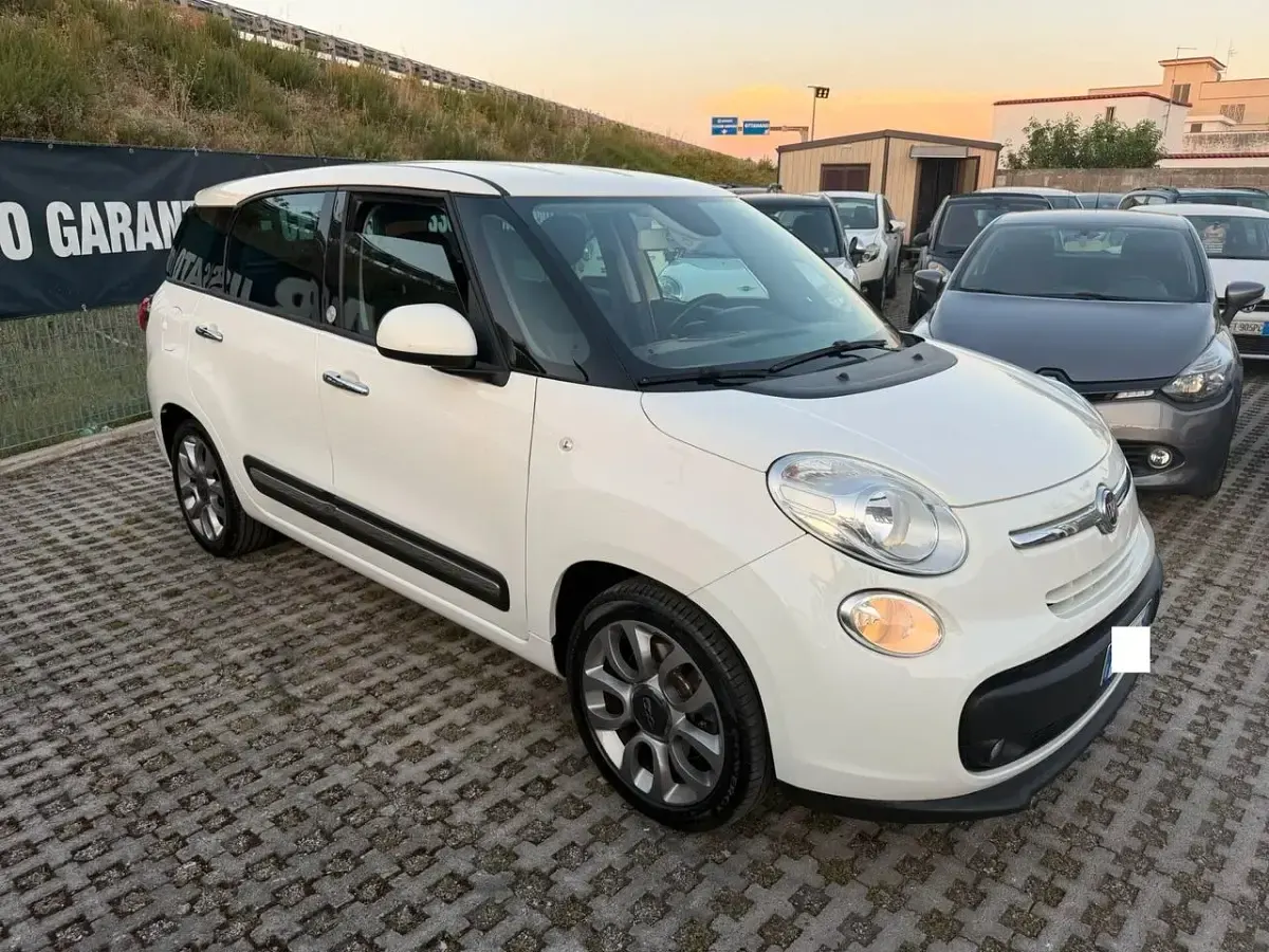 Usata Fiat 500L Living 120 CV (88 kW) 2016 Bianco Monovolume