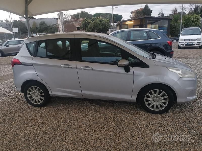 Usata Ford B-MAX 95 CV (69 kW) 2015 Grigio Monovolume
