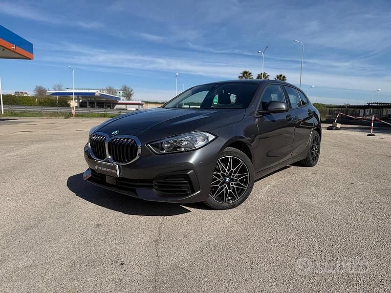 Usata BMW 116 Advantage 115 CV (84 kW) 2021 Grigio Utilitaria