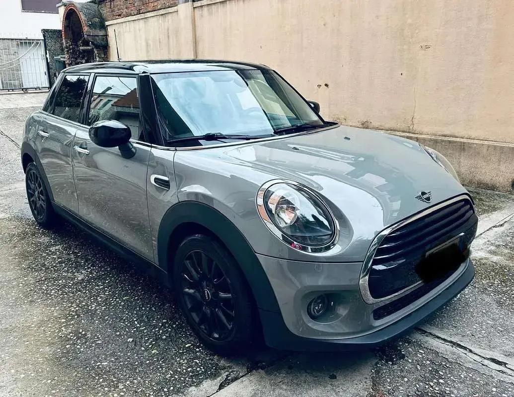 Begagnad Mini Cooper 136 HK (100 kW) 2020 Grå Halvkombi