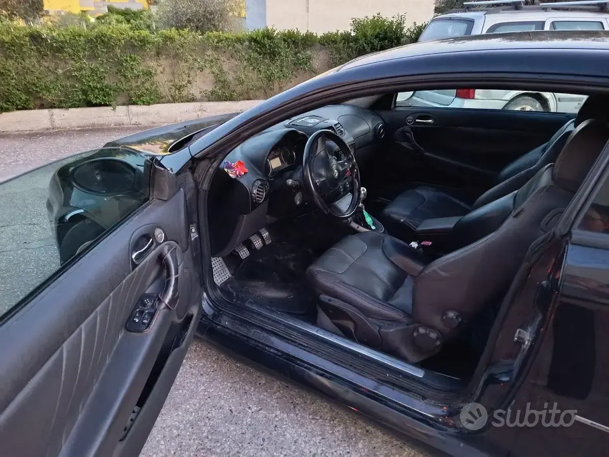 Usata Alfa Romeo GT 150 CV (110 kW) 2007 Nero Coupé