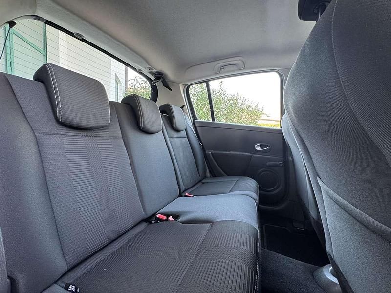 Usata Renault Clio II 75 CV (55 kW) 2010 Nero Berlina