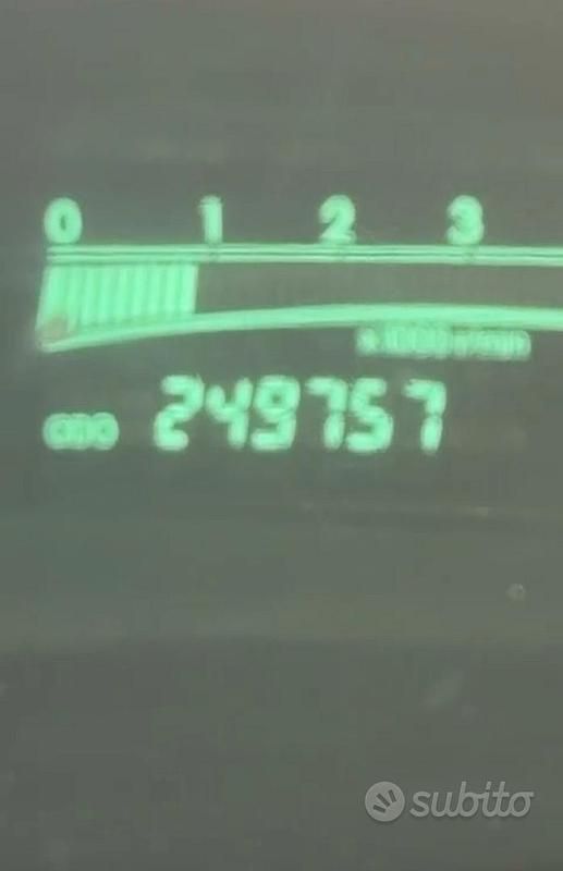 Usata Toyota Yaris 2006 Grigio Utilitaria