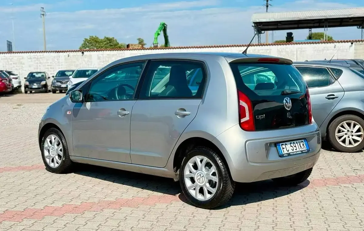 Usata VW up! Move 60 CV (44 kW) 2016 Argento Utilitaria