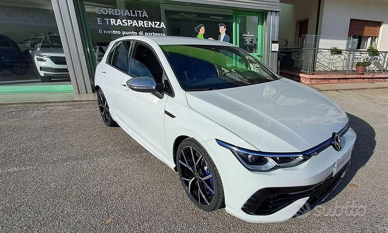 Usata VW Golf VIII R 333 CV (244 kW) 2023 Bianco Berlina