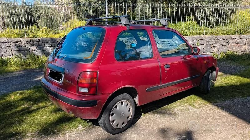 Usata Nissan Micra 75 CV (55 kW) 1995 Rosso Utilitaria