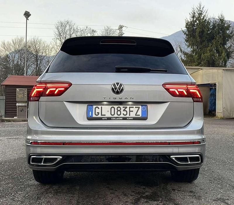 Usata VW Tiguan Allspace R-line 200 CV (147 kW) 2022 Grigio SUV