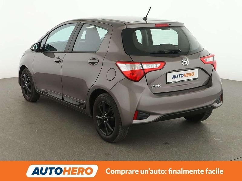 Usata Toyota Yaris Active 111 CV (81 kW) 2019 Grigio Utilitaria