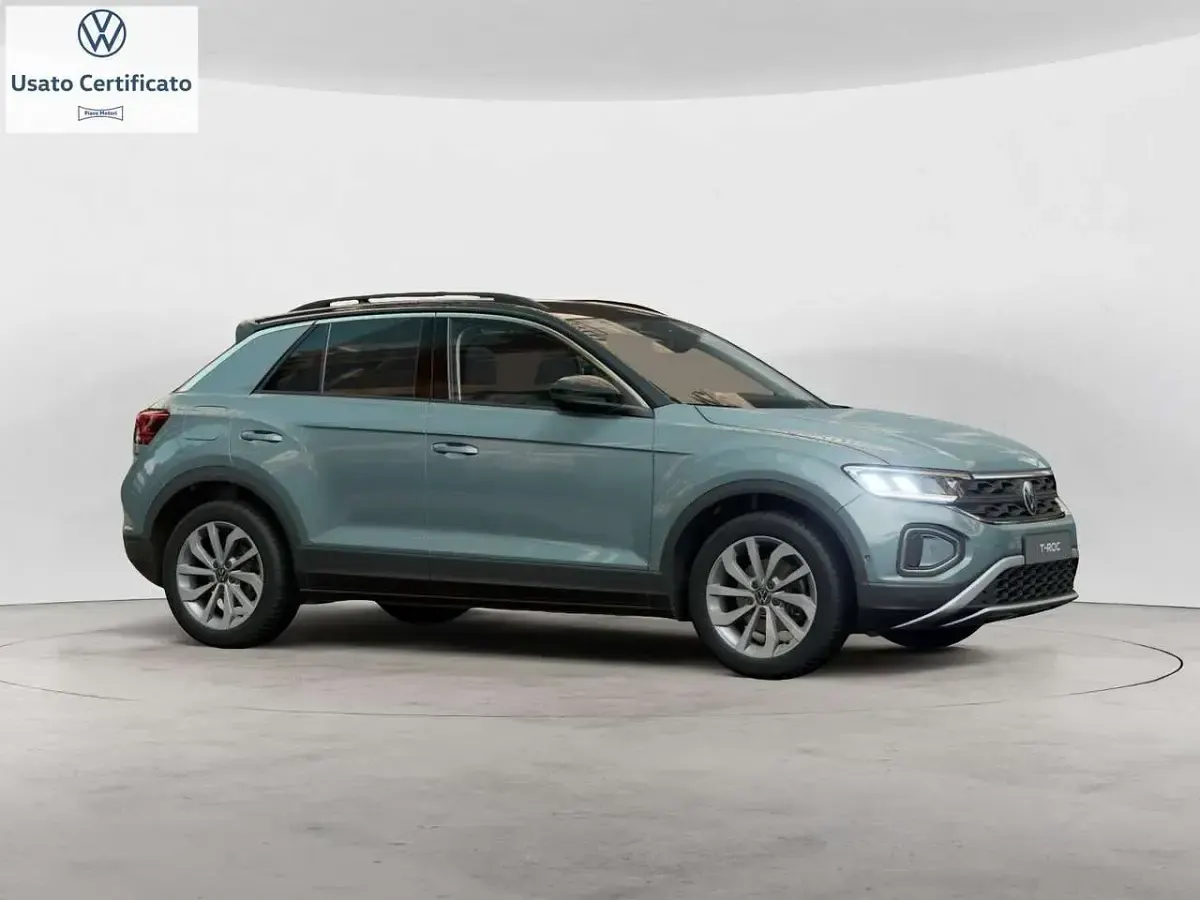 Usata VW T-Roc Life 150 CV (110 kW) 2024 Blu/azzurro SUV