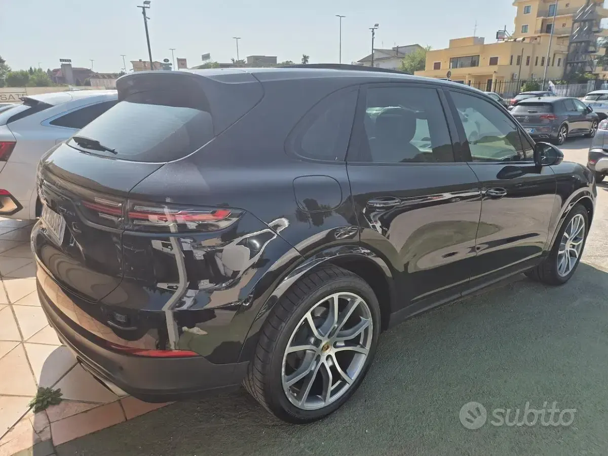 Usata Porsche Cayenne 340 CV (250 kW) 2019 Nero SUV