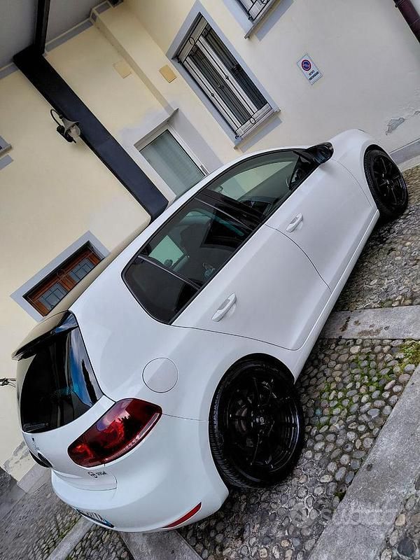 Usata VW Golf VI 110 CV (80 kW) 2009 Bianco Utilitaria