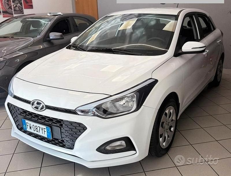 Usata Hyundai i20 75 CV (55 kW) 2019 Bianco Utilitaria