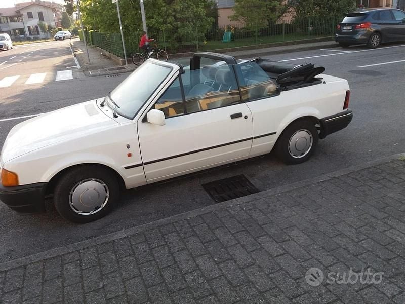 Usata Ford Escort 105 CV (77 kW) 1990 Cabrio