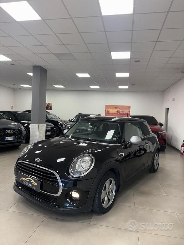 Usata Mini Cooper D Hype 116 CV (85 kW) 2016 Nero Utilitaria