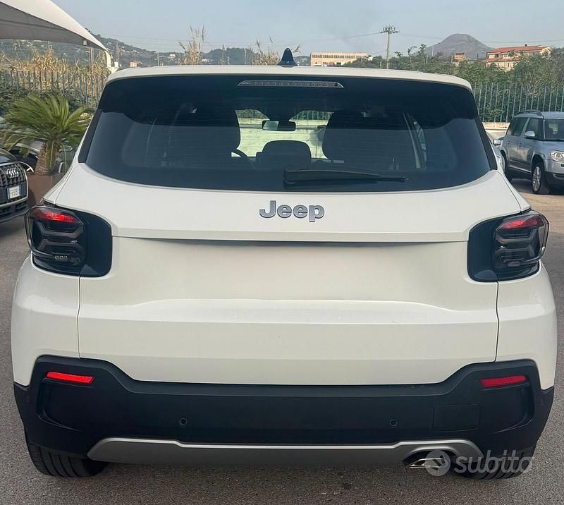 Usata Jeep Avenger Altitude 100 CV (73 kW) 2024 Bianco SUV